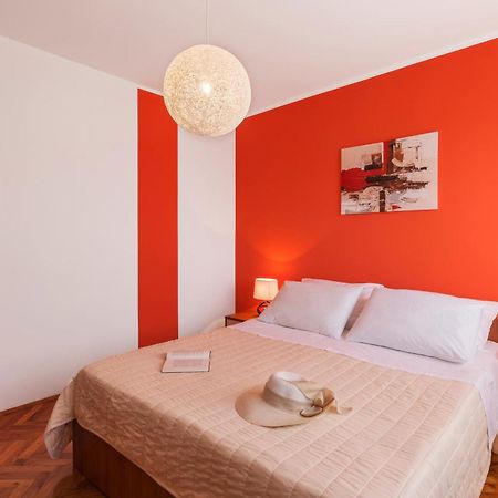 Two Bedroom Apartment, Nice Neighborhood, Free Parking, Wifi Пула Экстерьер фото