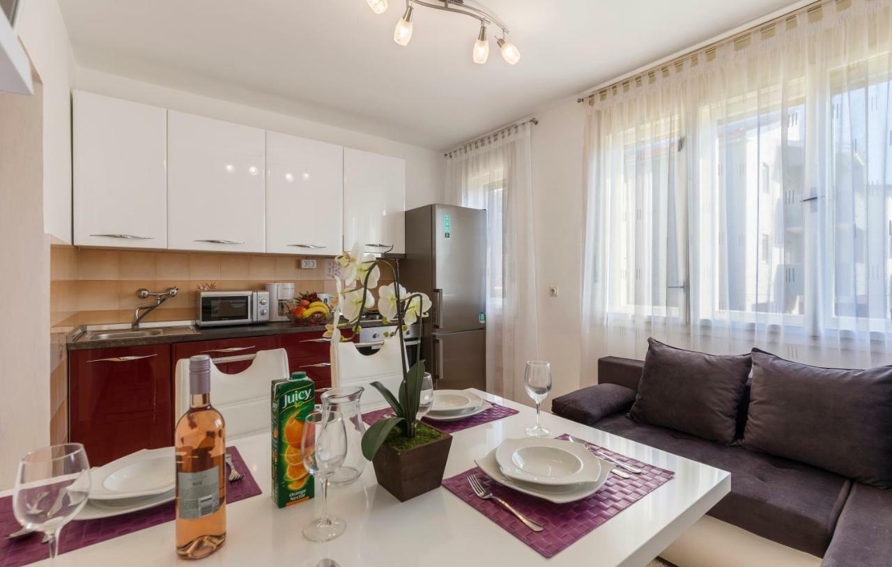 Two Bedroom Apartment, Nice Neighborhood, Free Parking, Wifi Пула Экстерьер фото