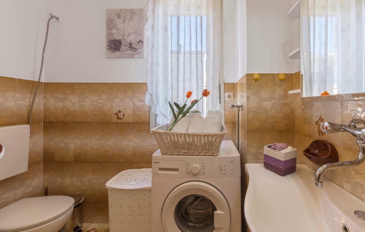 Two Bedroom Apartment, Nice Neighborhood, Free Parking, Wifi Пула Экстерьер фото